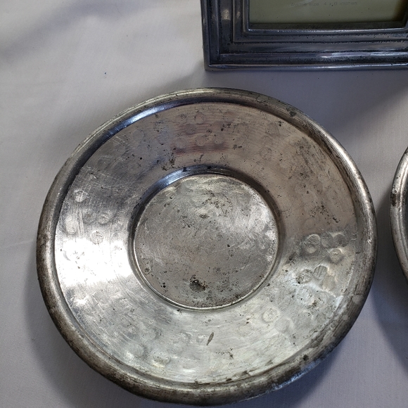 2 Small Tade Hammered Metal Dishes 7" - Picture 3 of 6
